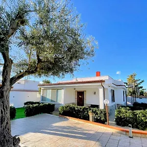 Ciachea Con Giardino E Parcheggio In Sicilia , Carini Italia